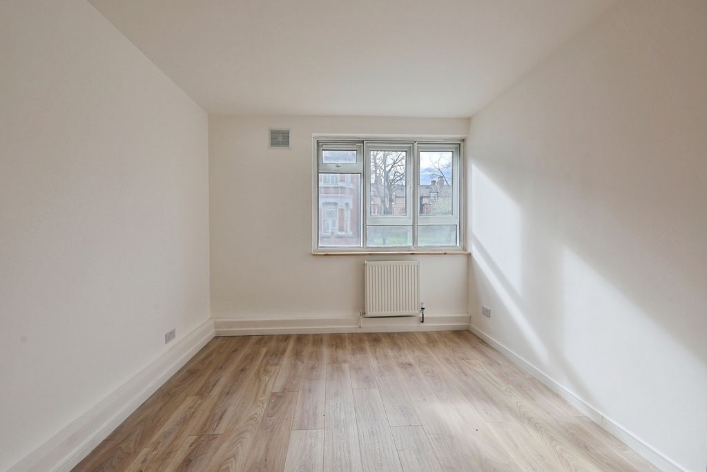 Property photo 3 of 20 Pbox-Img.Jpg