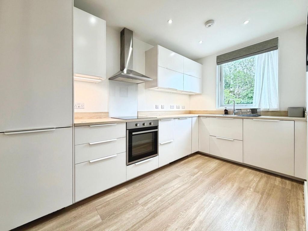 Property photo 2 of 32 Kitchen/Diner