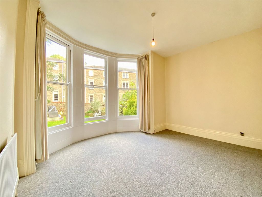 Property photo 3 of 7 Picture No. 20