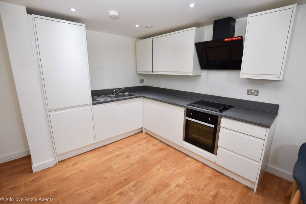 Property photo 3 of 9 Photo 10