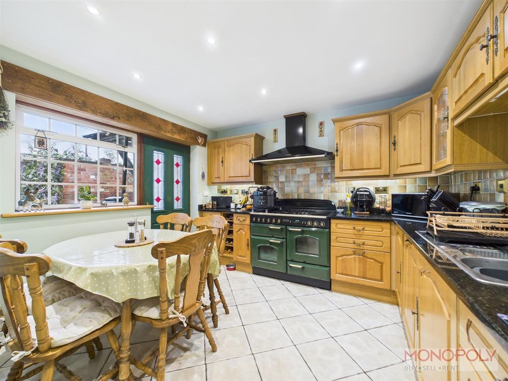 Property photo 2 of 36 Cam03815G0-Pr0387-Still014.Jpg