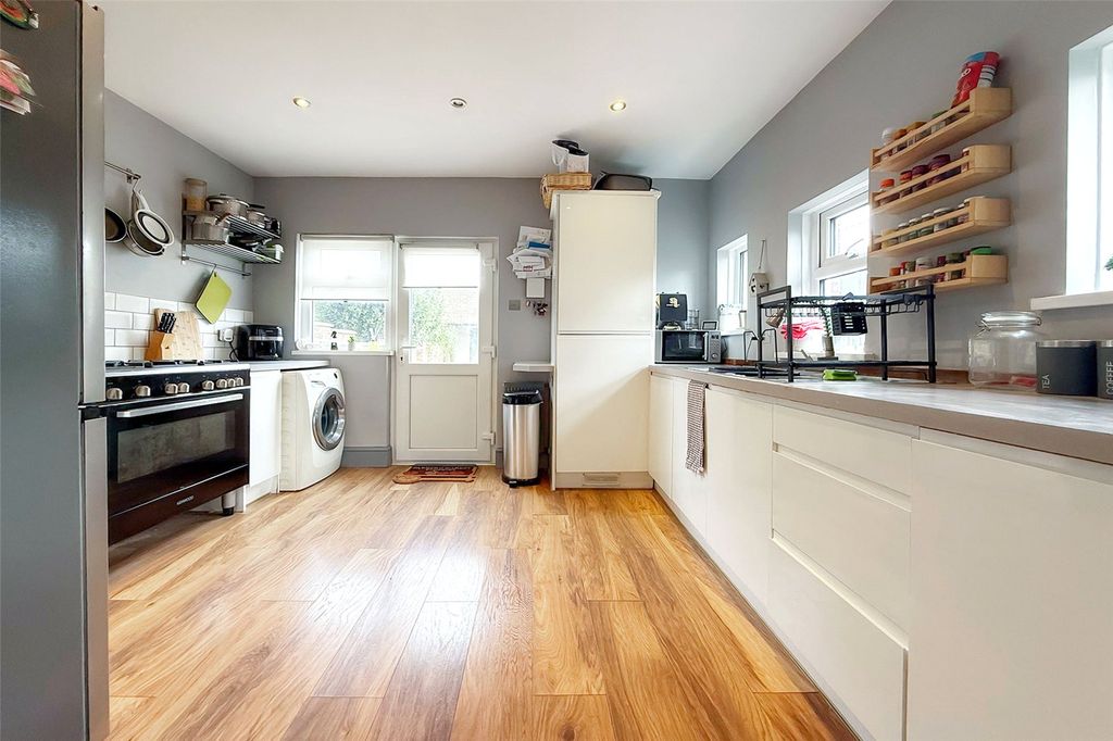Property photo 3 of 12 Picture No. 27