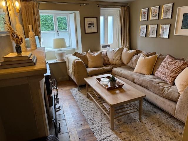 Property photo 3 of 10 Sitting Room