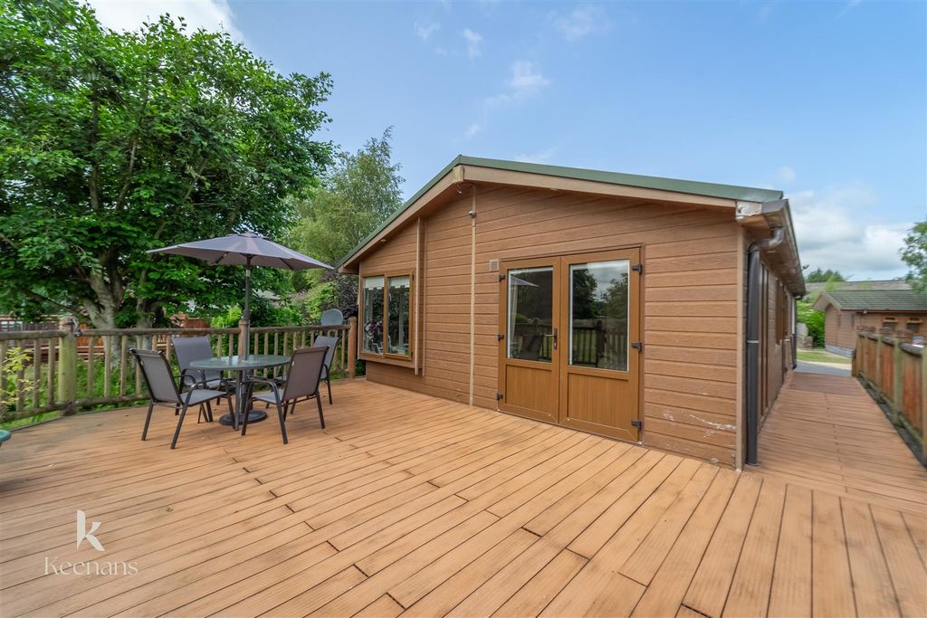 Property photo 1 of 28