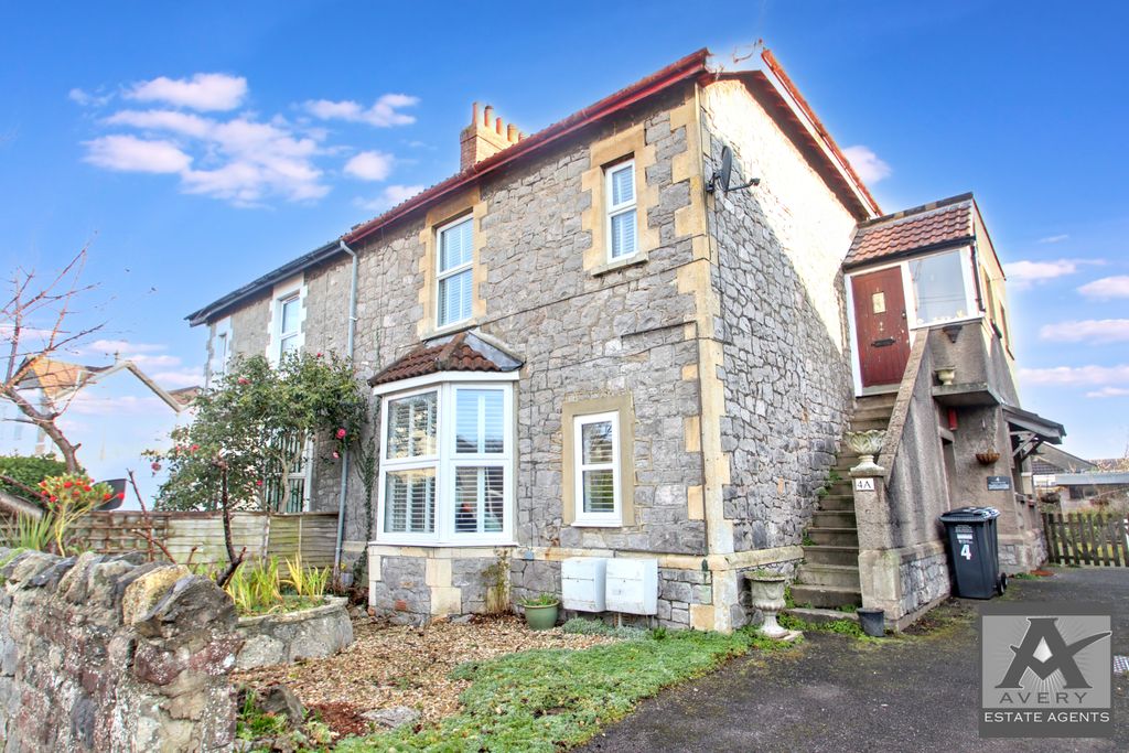 Property photo 1 of 10 2/3 Bedroom Flat To Rent