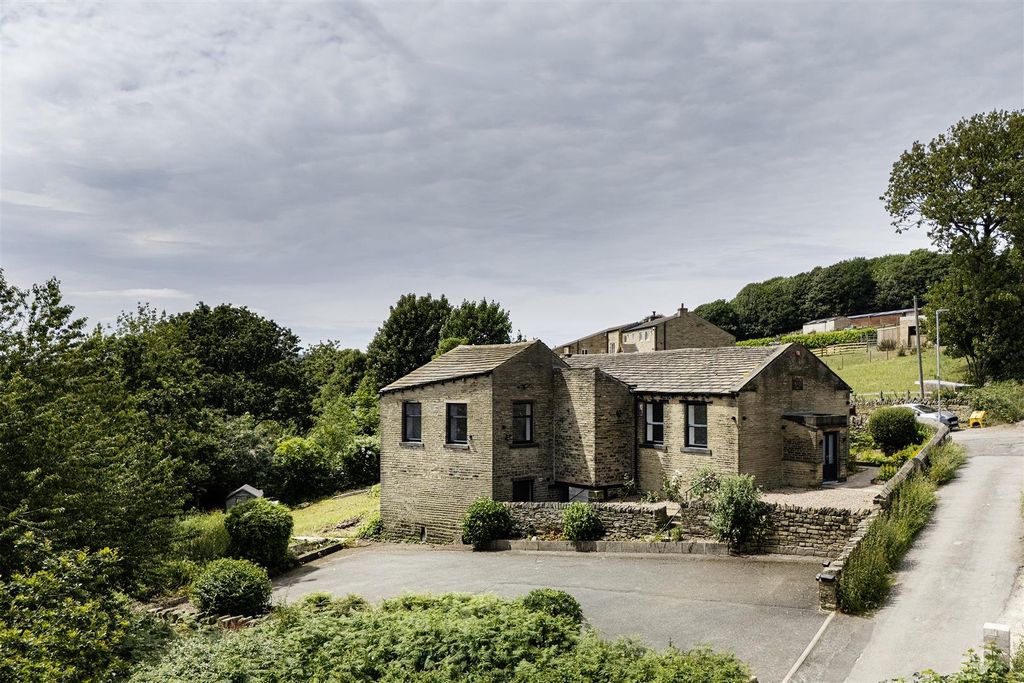 Property photo 1 of 52