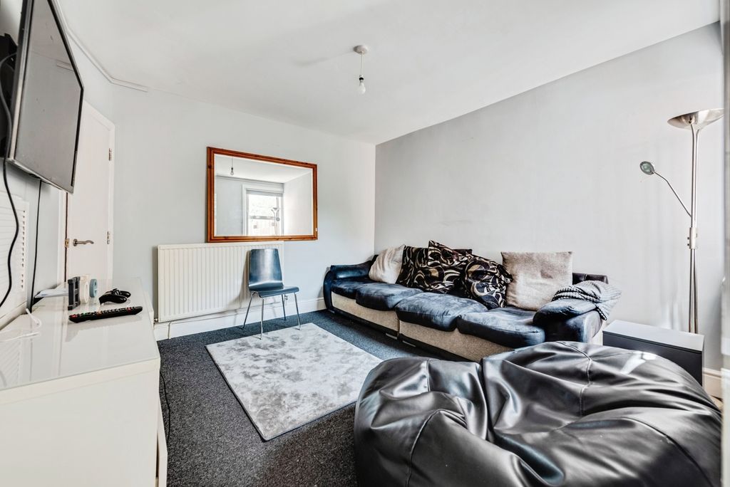 Property photo 3 of 16 Pbox-Img.Jpg