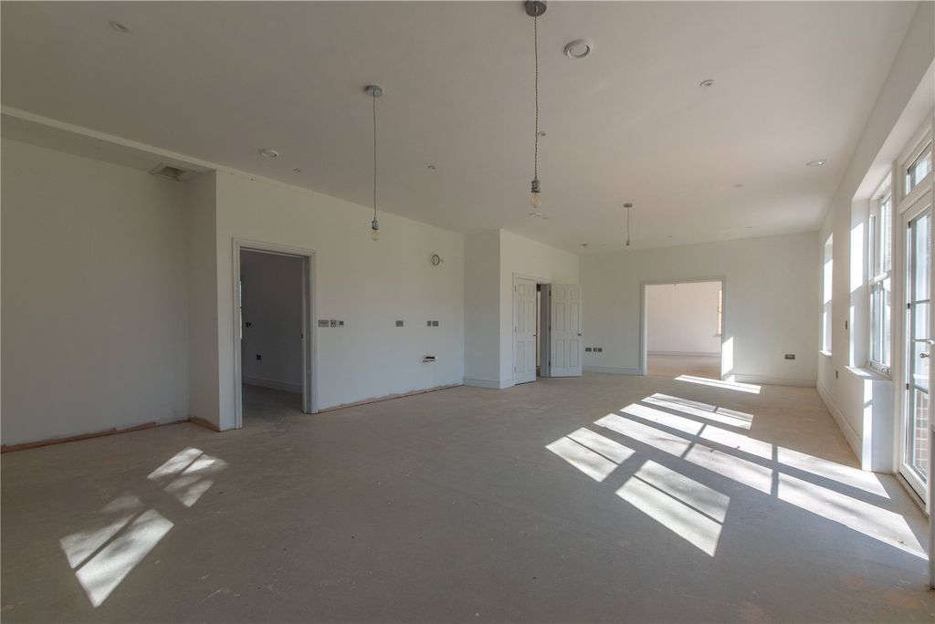 Additional image 18 of 6 bed detached house for saleOak Tree Drive, Newtown, Newbury, Hampshire RG20