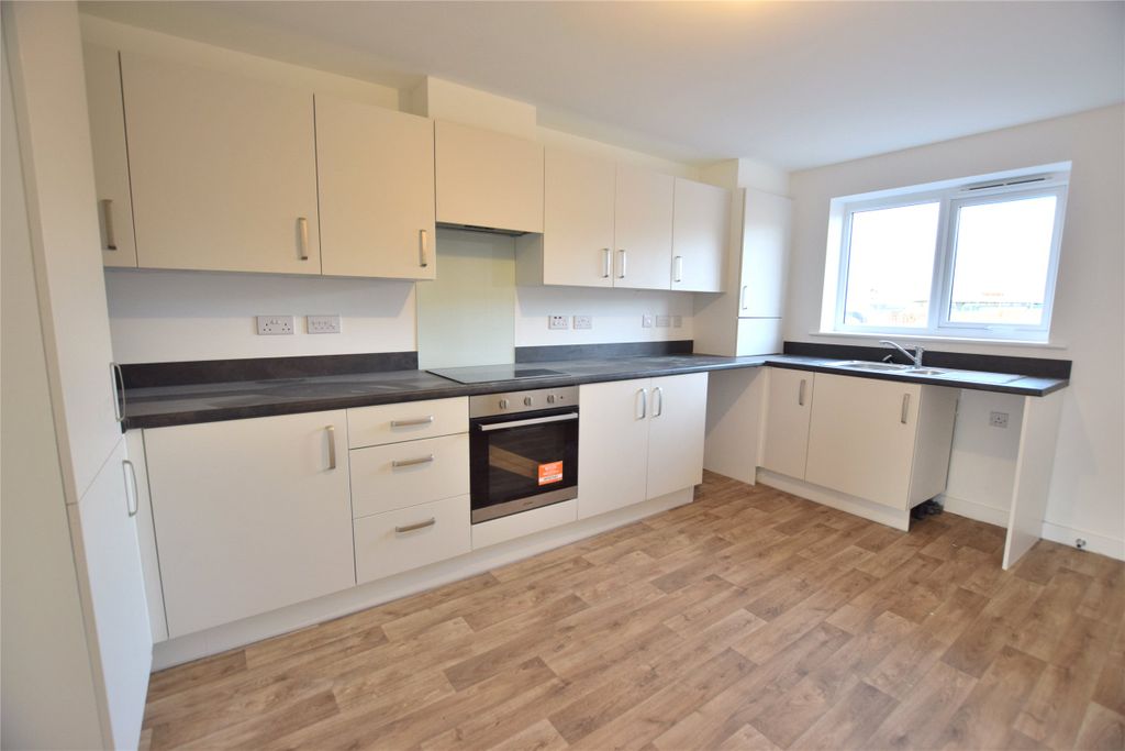 Property photo 2 of 10 Kitchen