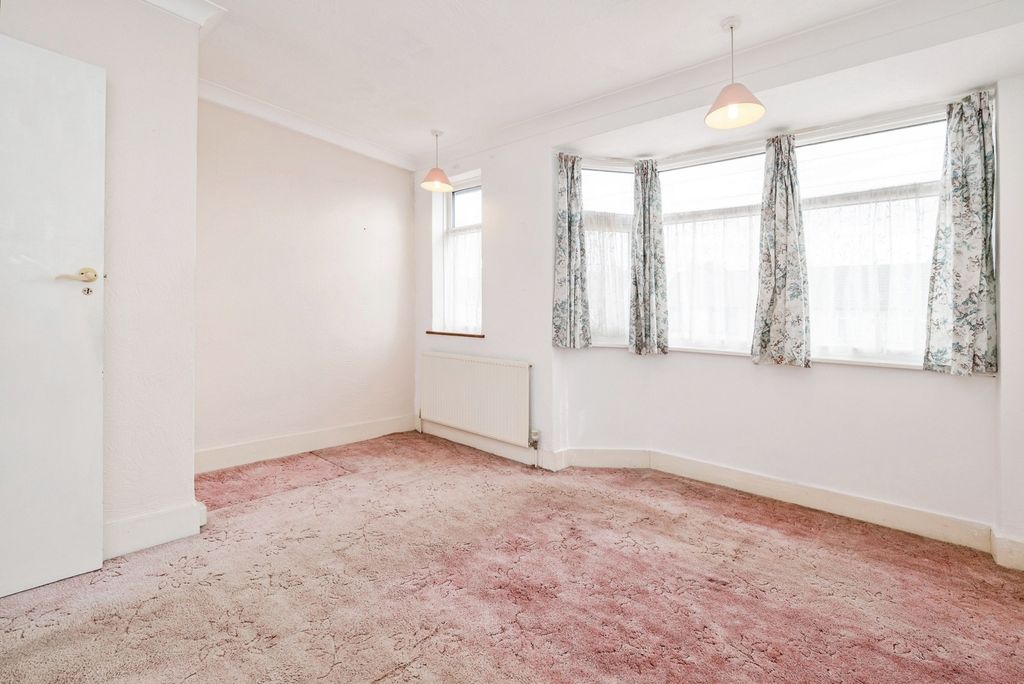Property photo 3 of 17 Pbox-Img.Jpg