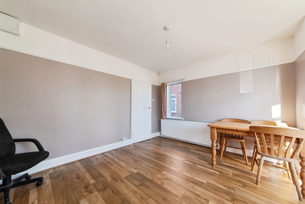 Property photo 3 of 19 Pbox-Img.Jpg