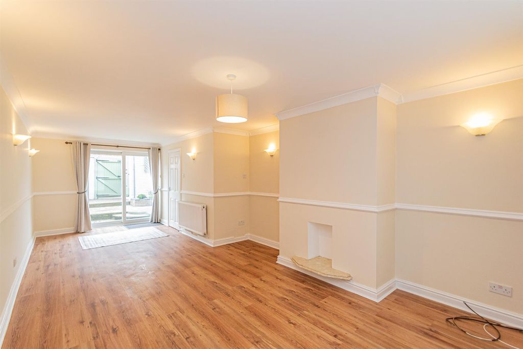 Property photo 3 of 18 Lounge &amp; Dining Room