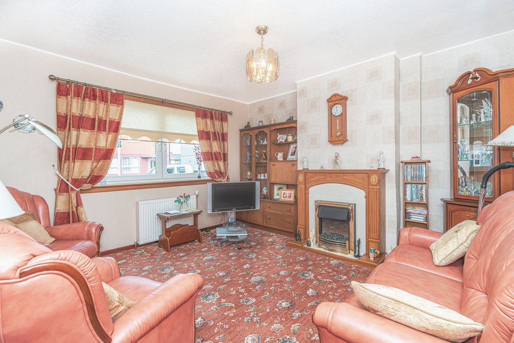 Property photo 3 of 25