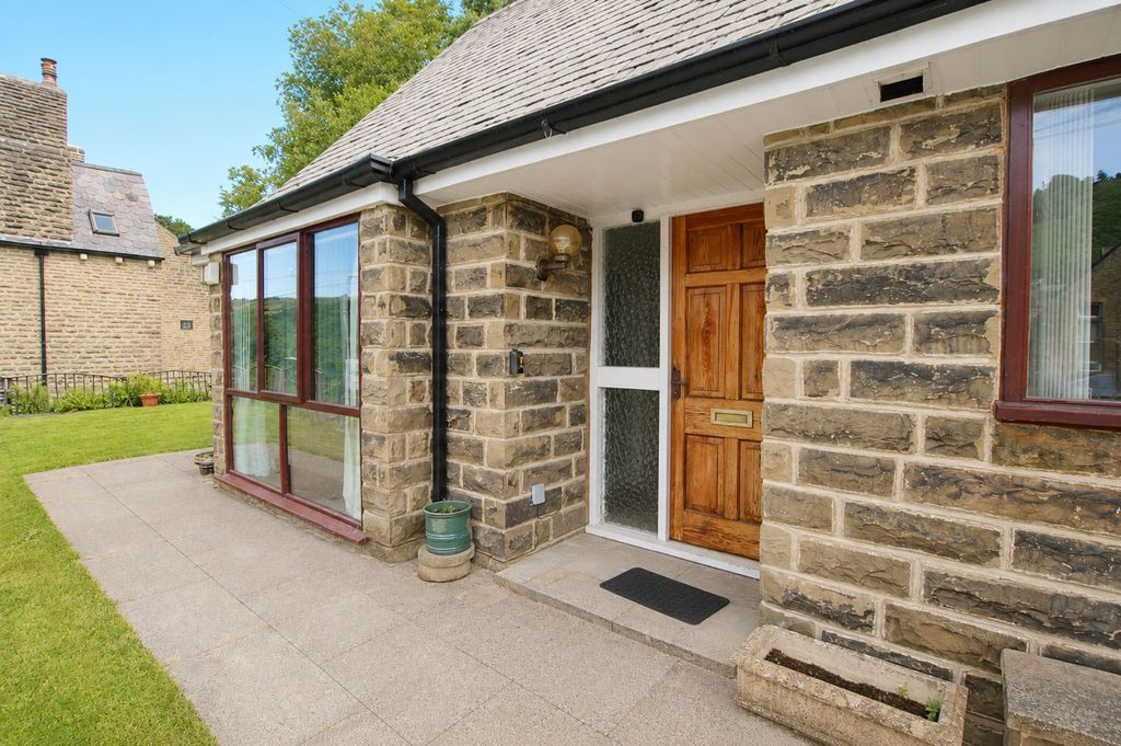 Property photo 2 of 21