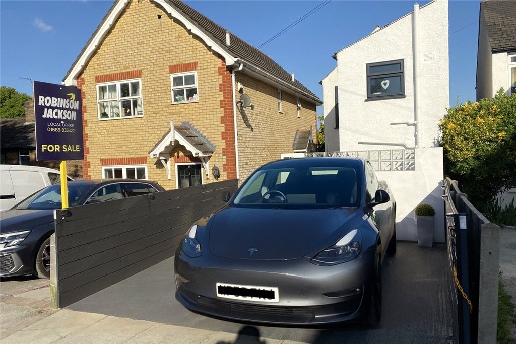 Property photo 1 of 28 Picture No. 11