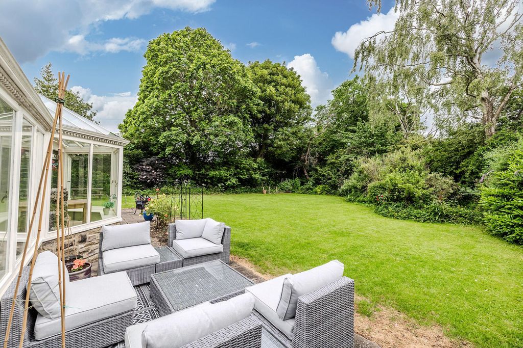 Property photo 2 of 47 Rear Garden