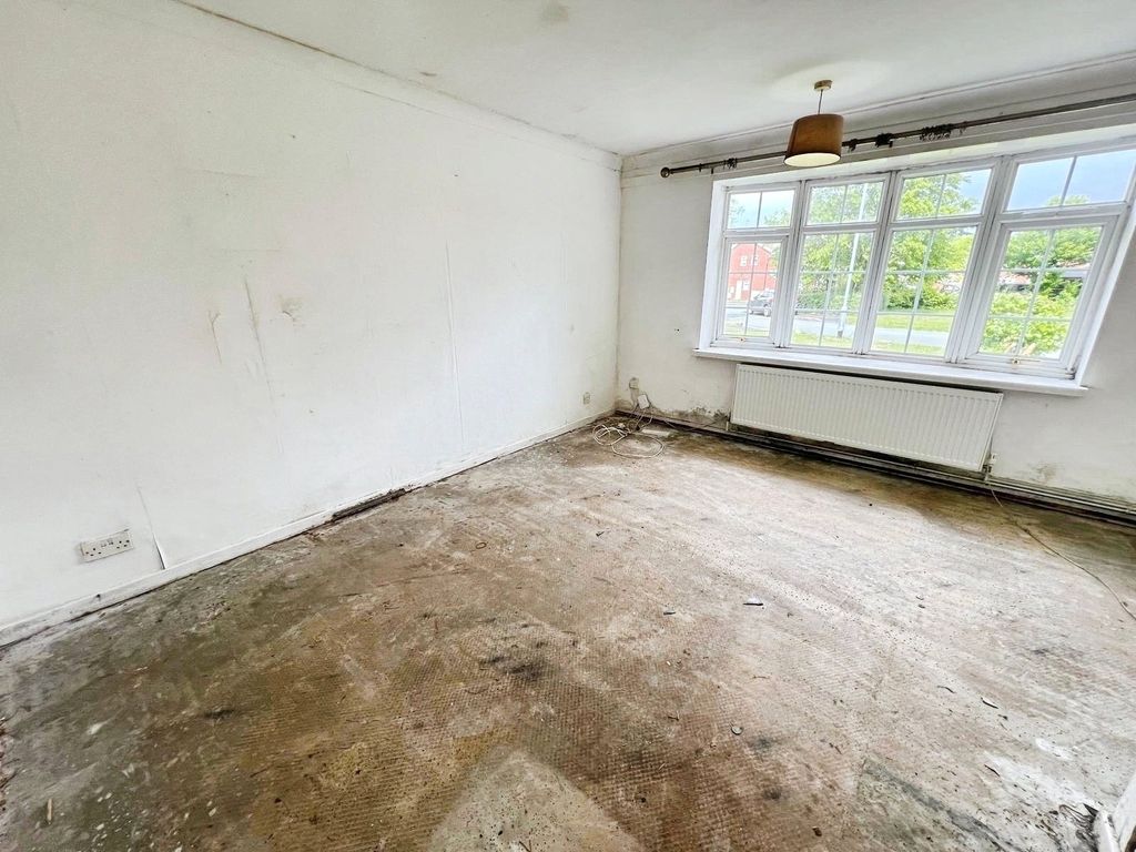 Property photo 2 of 7 Lounge