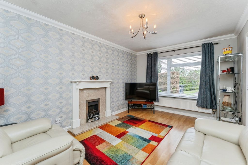 Property photo 2 of 25 Lounge