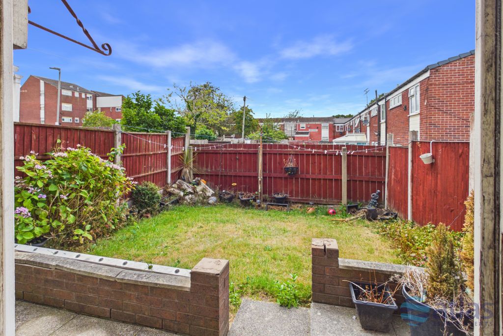 Property photo 2 of 15 Garden