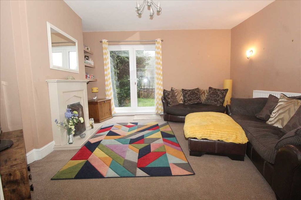 Property photo 2 of 13 Lounge