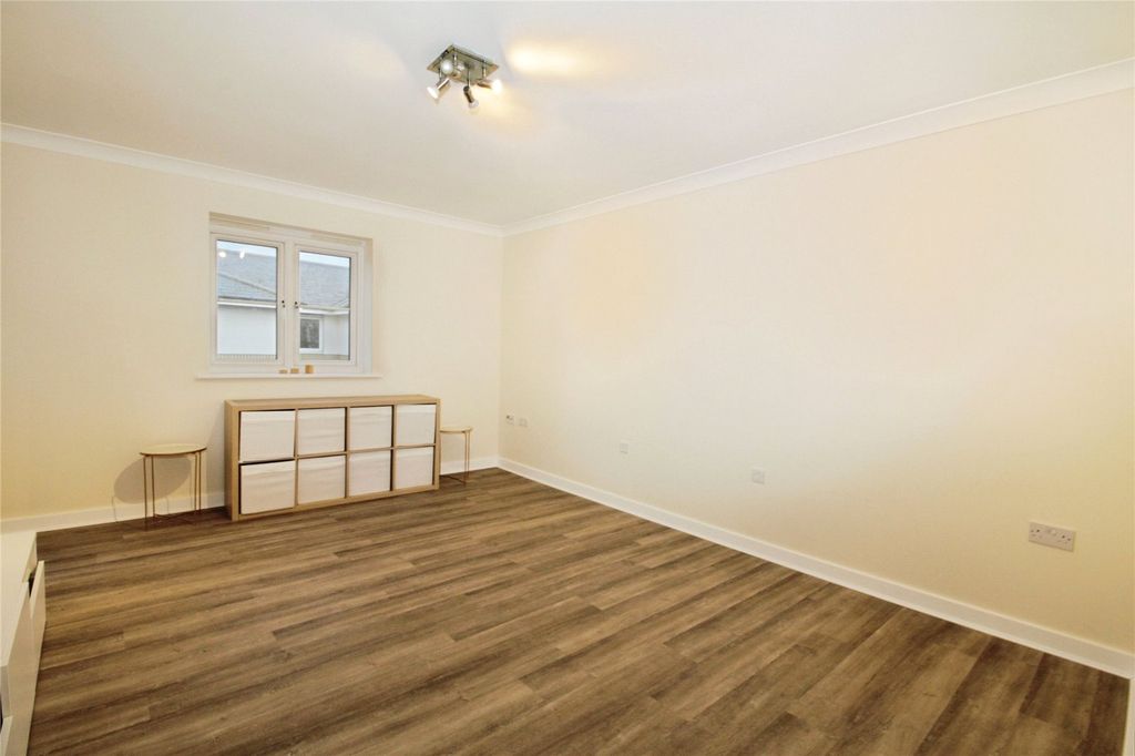 Property photo 2 of 11 Picture No. 14