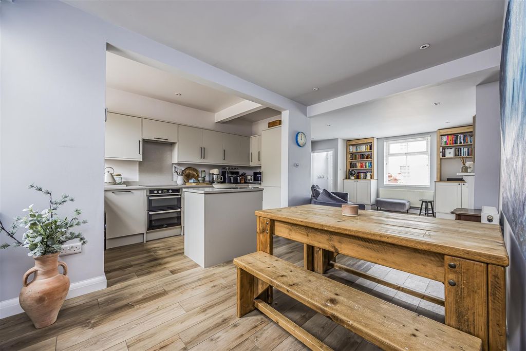 Property photo 2 of 20 Queen Street, Emsworth-Porticomarketing-Nexa-26.Jp
