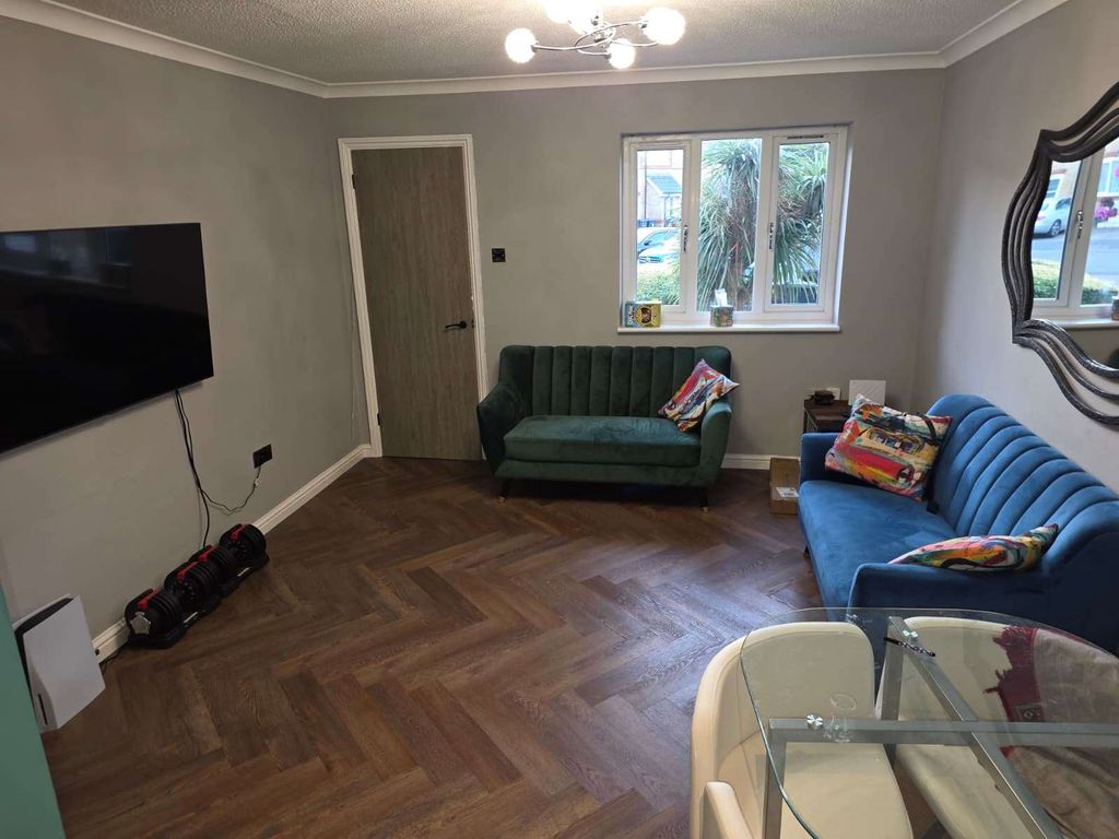 Property photo 3 of 10 Gallery