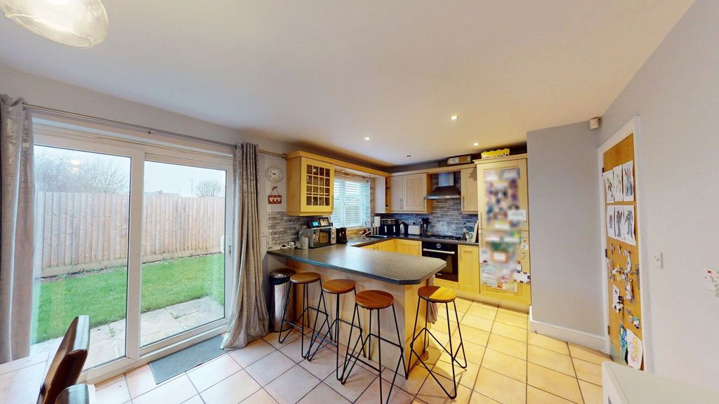 Property photo 3 of 20 Kitchen / Diner