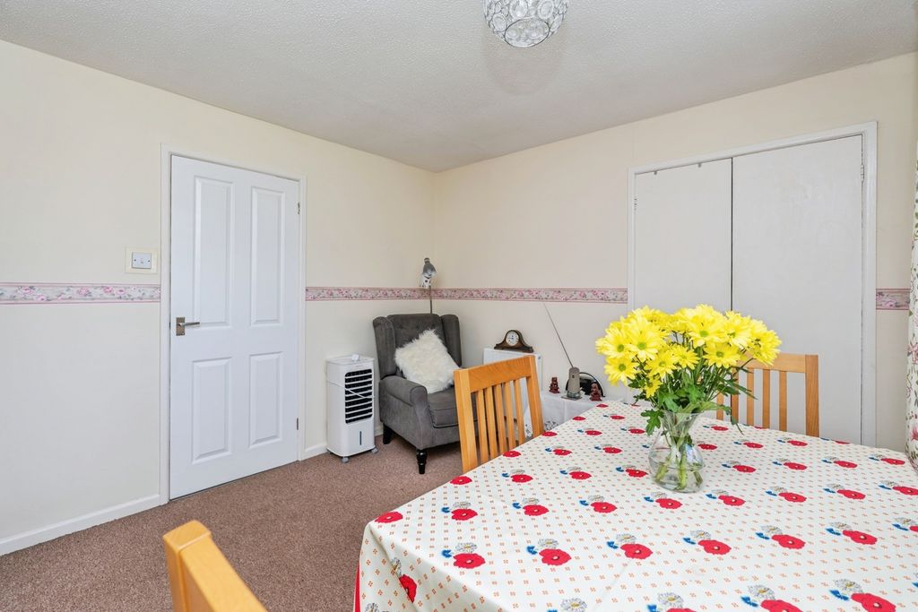 Property photo 3 of 17 Photo