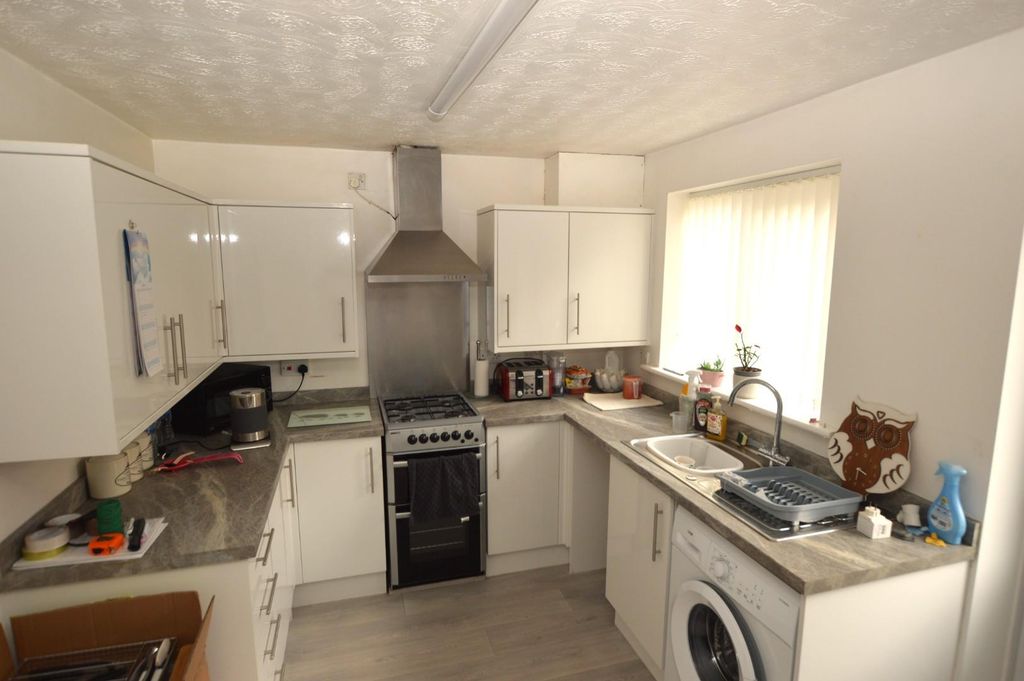 Property photo 3 of 5 Kitchen To Use.Jpg