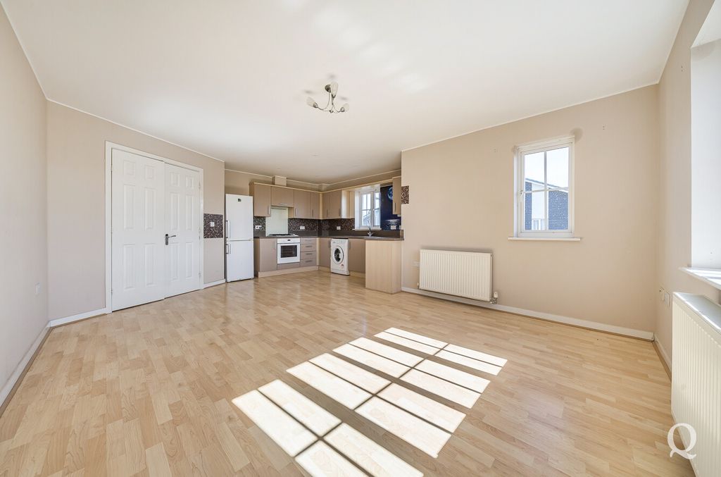 Property photo 1 of 16 Bc336224-6d37-468...