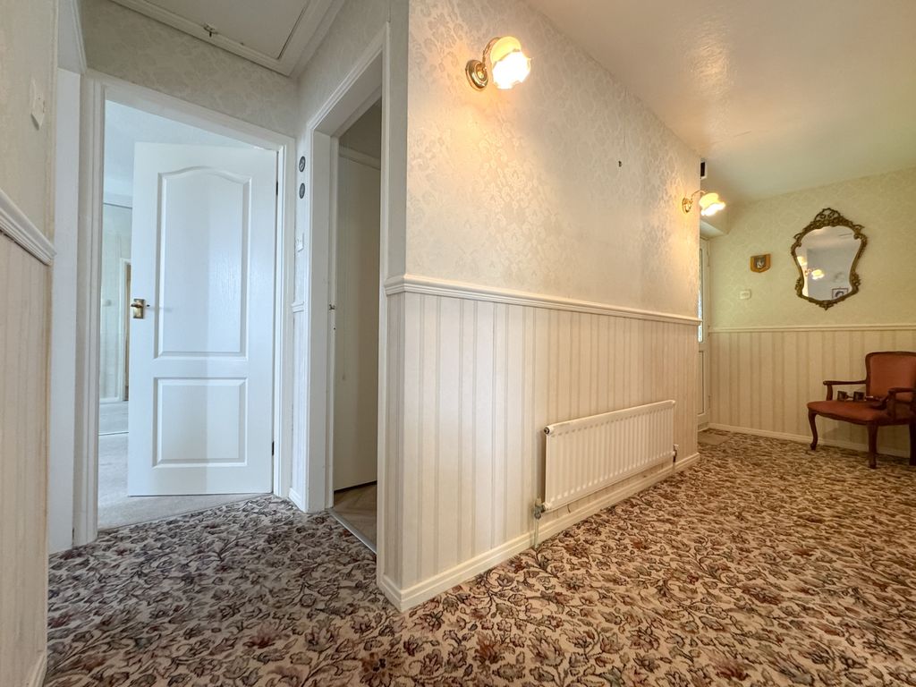 Property photo 3 of 19 St Germains Ewemove Marske -1