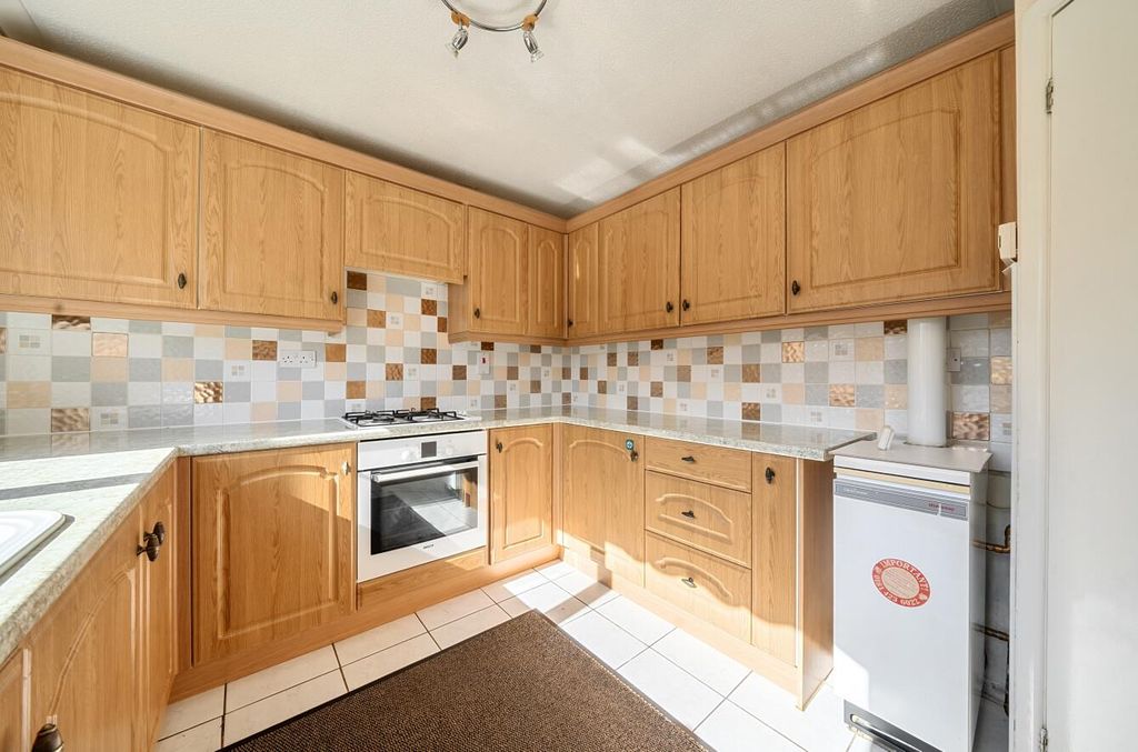 Property photo 2 of 17 Porteous Crescent 11 (5).Jpg