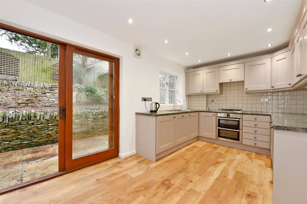 Property photo 2 of 10 Picture No. 06