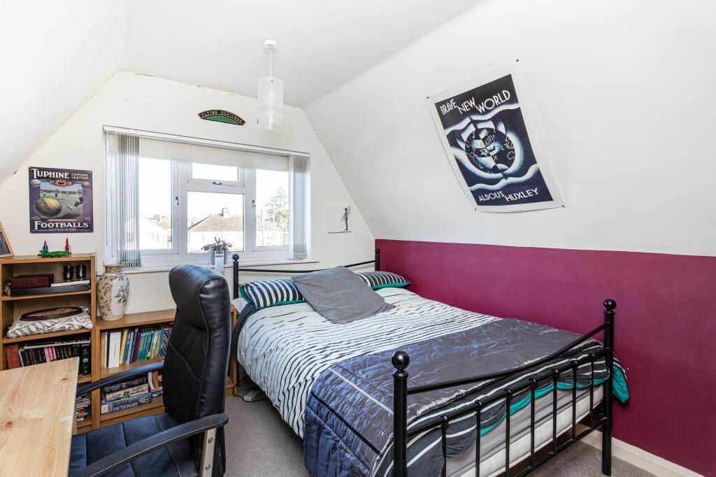 Property photo 2 of 12 Bedroom