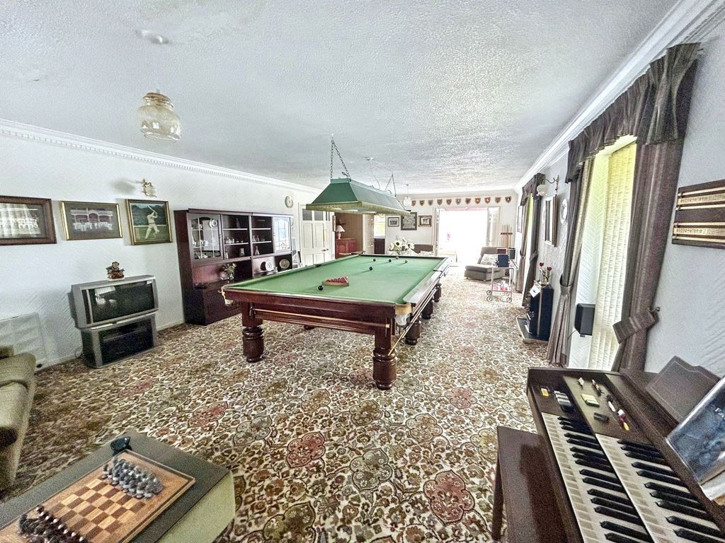 Property photo 2 of 36