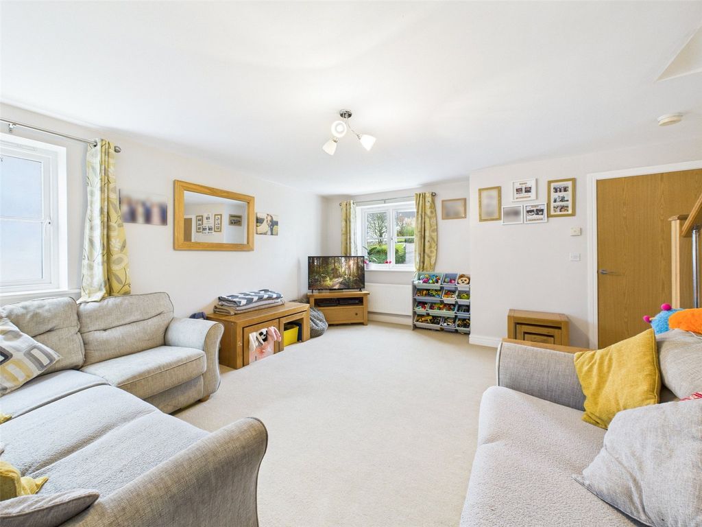 Property photo 3 of 17 Living Room