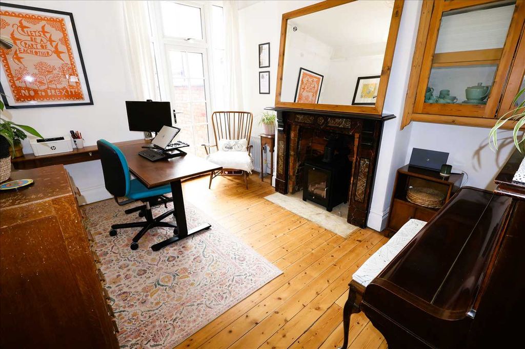 Property photo 3 of 22 Dining Room