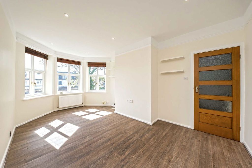 Property photo 2 of 5