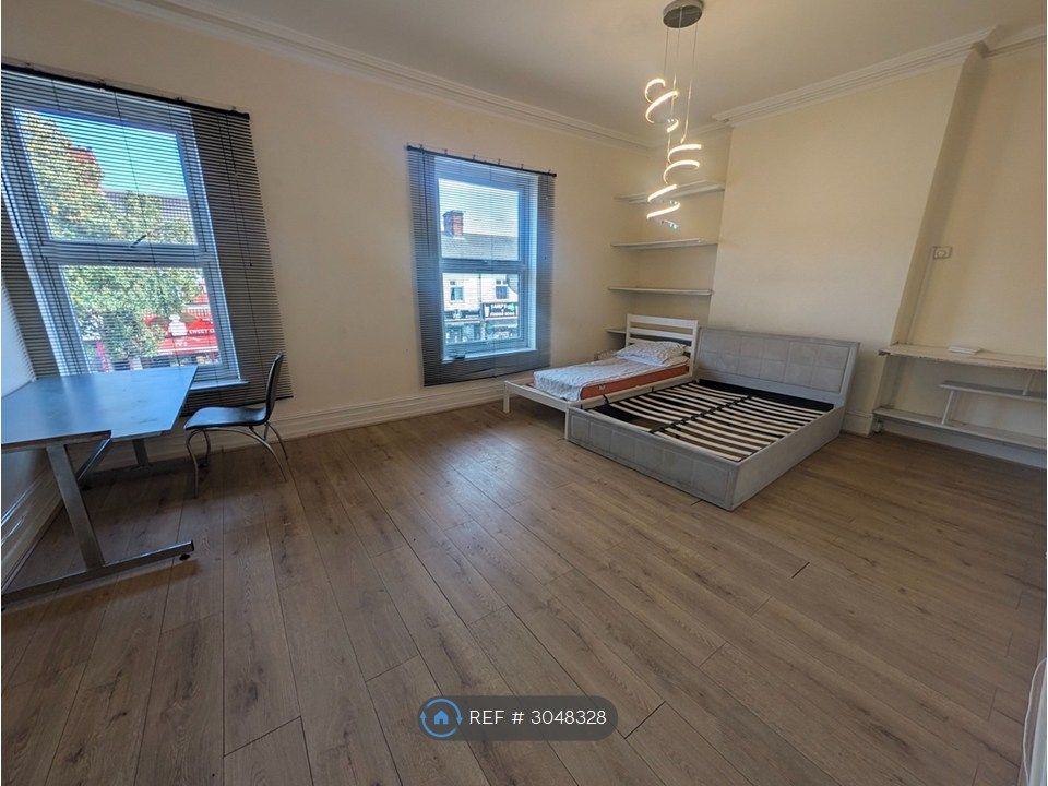 Property photo 1 of 25 Bedroom One