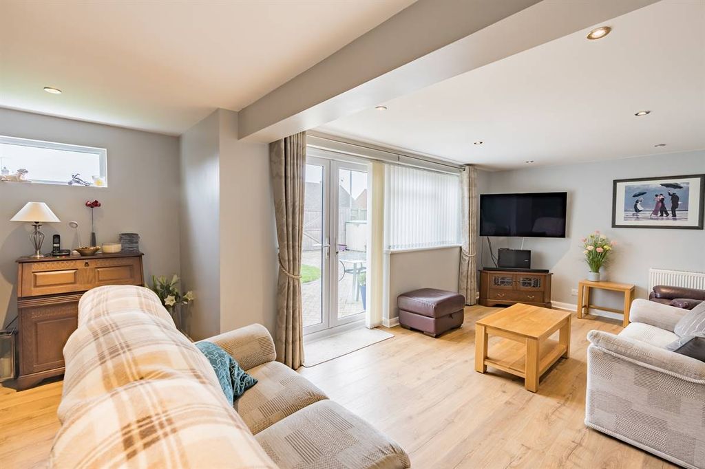 Property photo 3 of 21