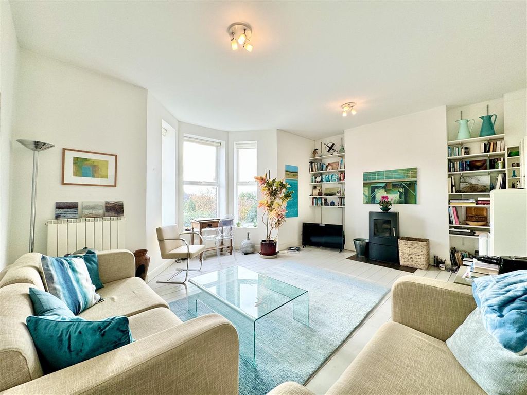 Property photo 1 of 36