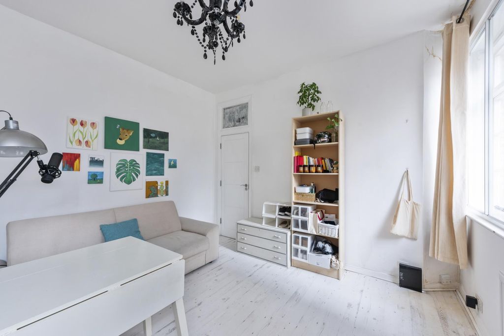 Property photo 1 of 6