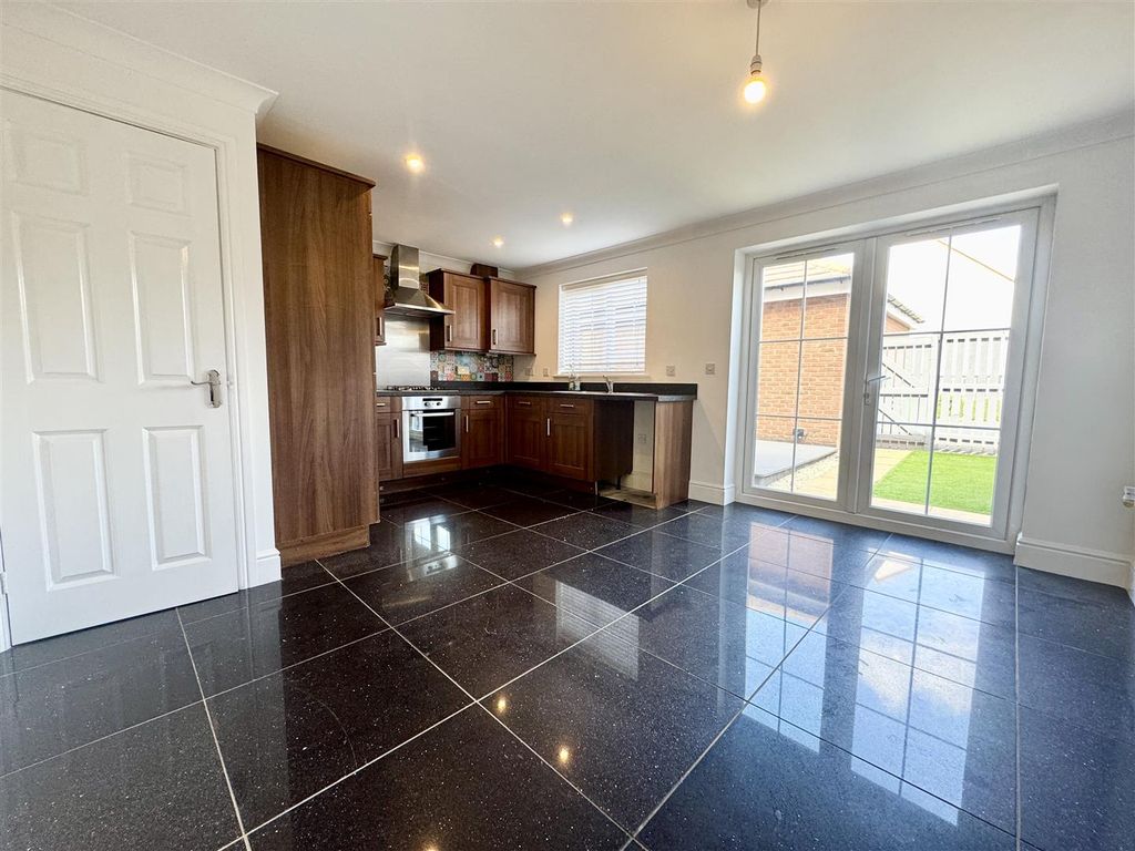 Property photo 2 of 15 Kitchen\Diner