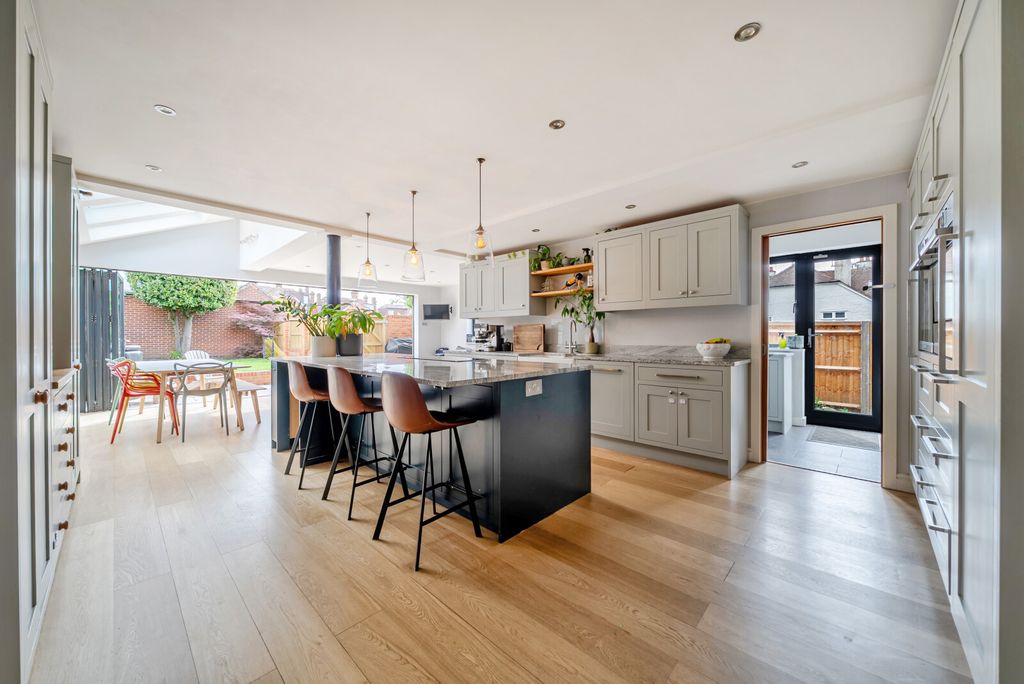 Property photo 3 of 24 1464907-7-6A0d804...