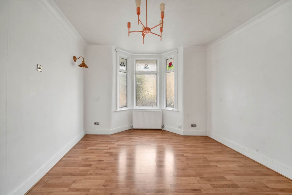Property photo 2 of 21