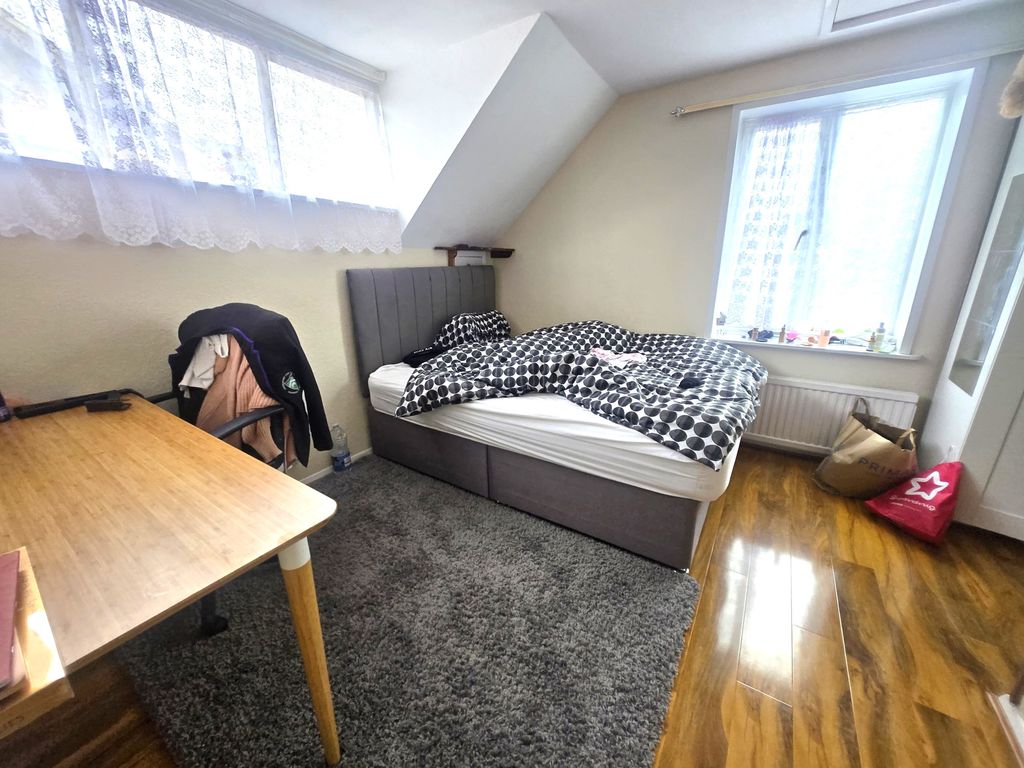 Property photo 3 of 6