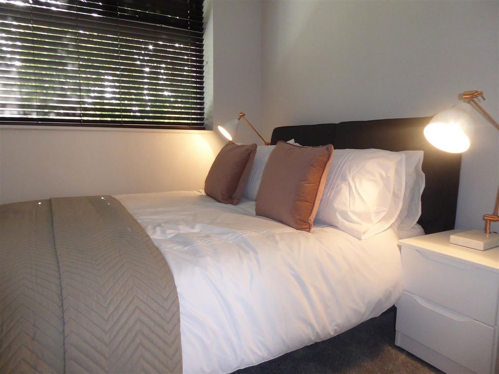 Property photo 2 of 6 Bed 2.Jpg