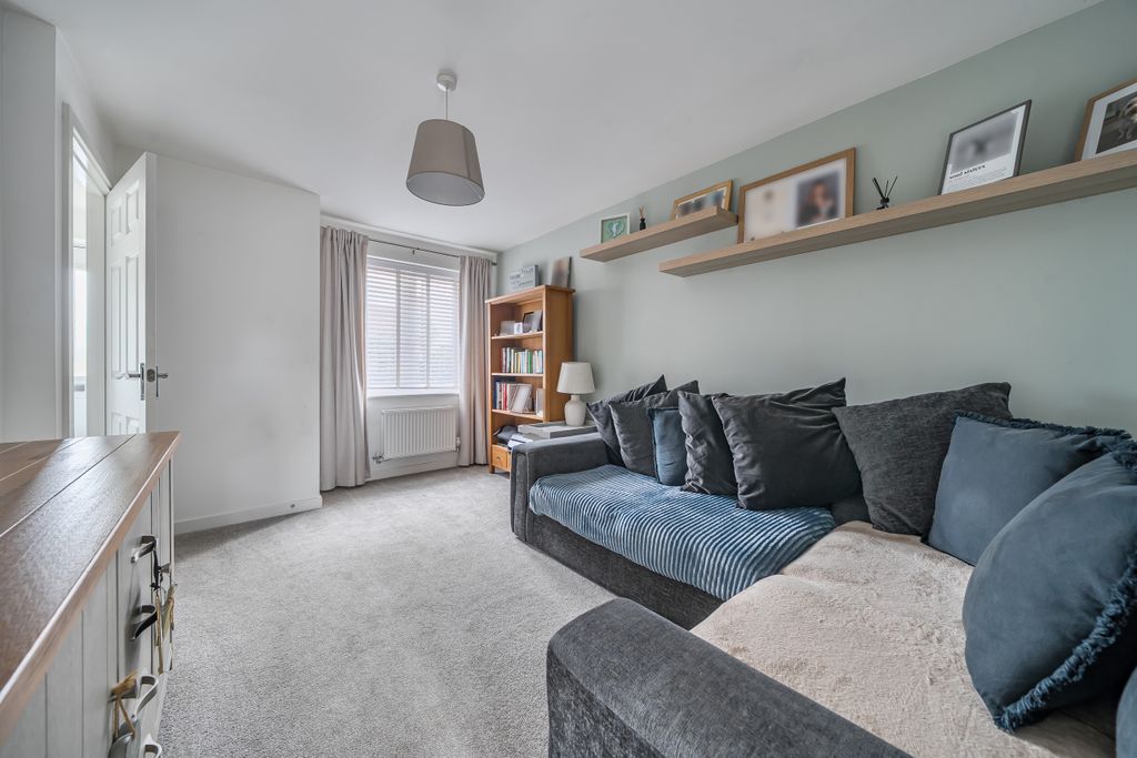 Property photo 2 of 23 Living Room