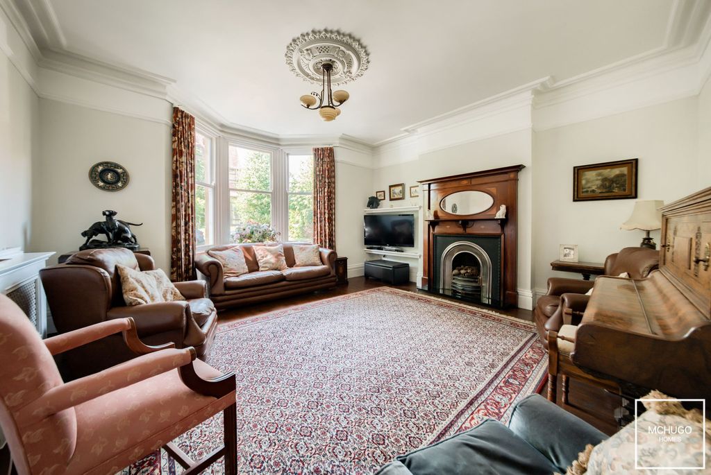 Property photo 3 of 32